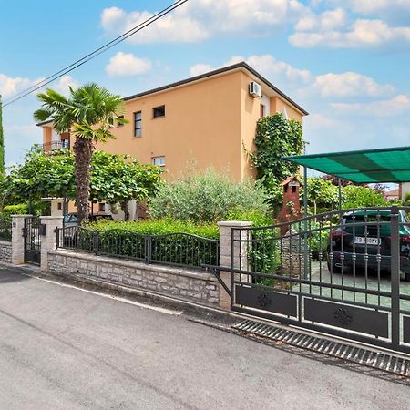 Apartment Casa Banko Rovigno Esterno foto
