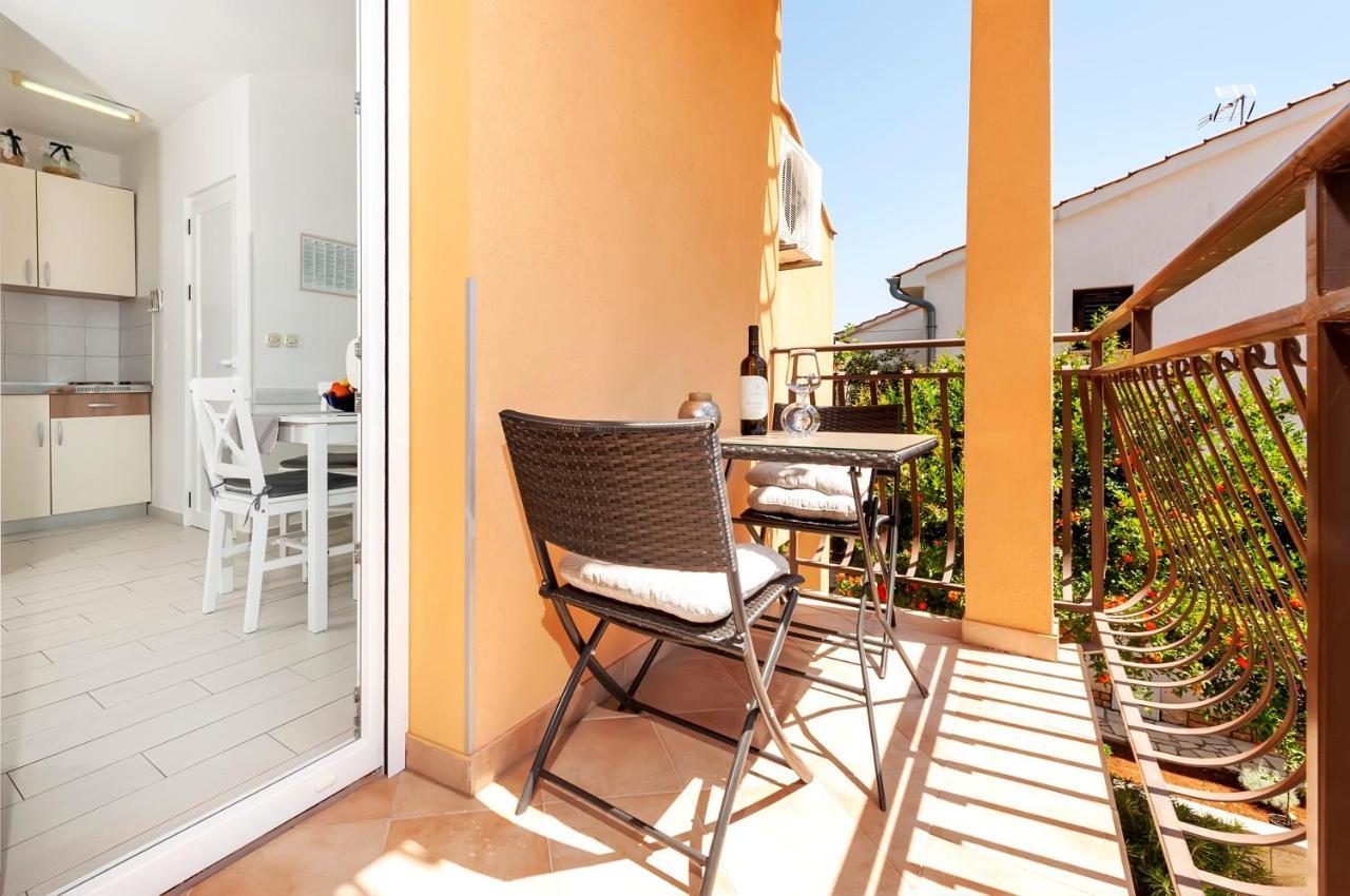 Apartment Casa Banko Rovigno Esterno foto