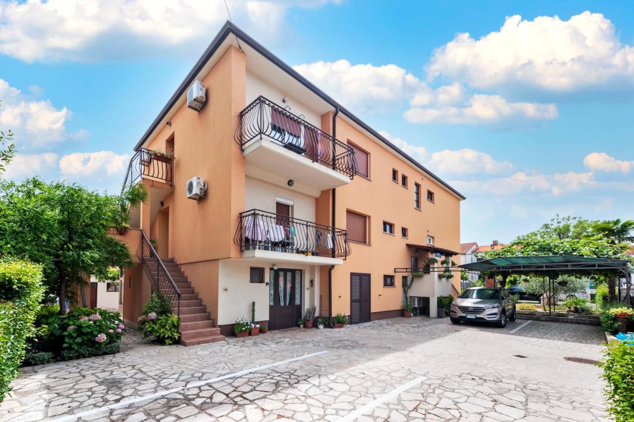 Apartment Casa Banko Rovigno Esterno foto