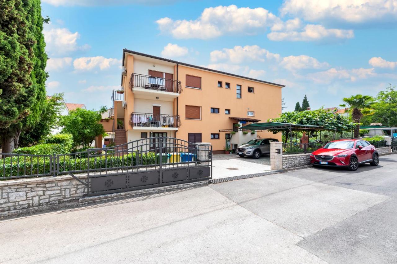 Apartment Casa Banko Rovigno Esterno foto