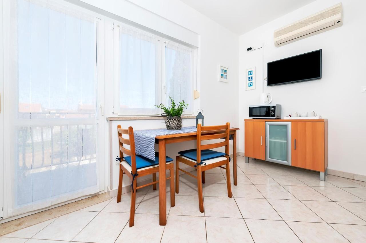 Apartment Casa Banko Rovigno Esterno foto