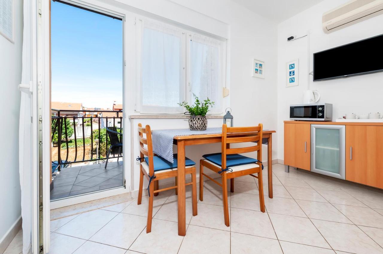 Apartment Casa Banko Rovigno Esterno foto