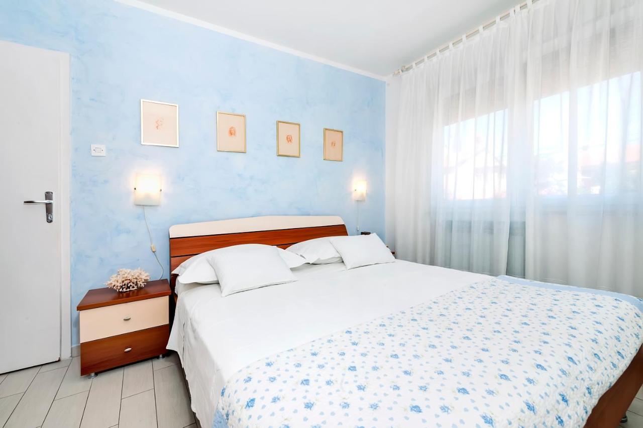 Apartment Casa Banko Rovigno Esterno foto