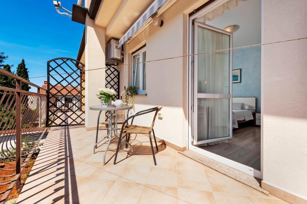 Apartment Casa Banko Rovigno Esterno foto