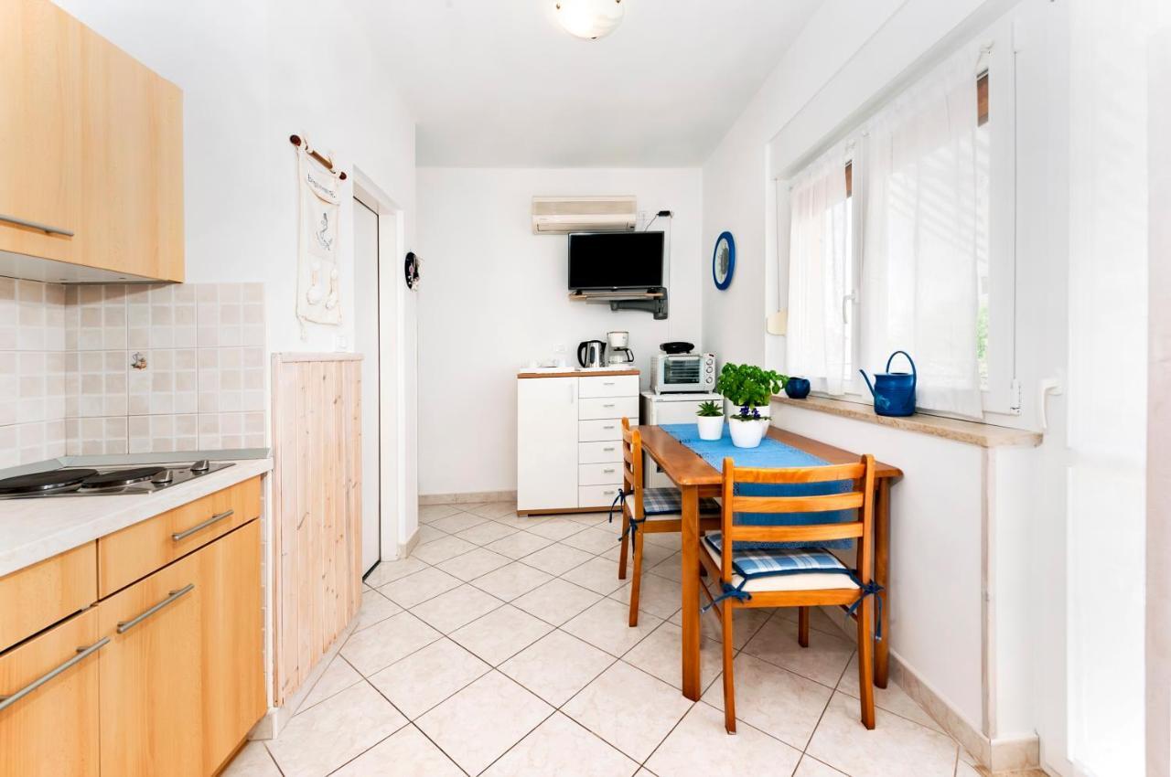 Apartment Casa Banko Rovigno Esterno foto