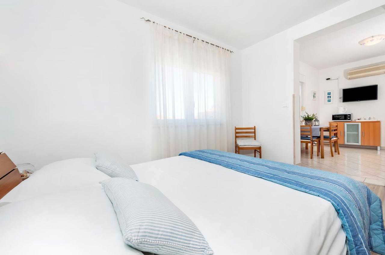 Apartment Casa Banko Rovigno Esterno foto