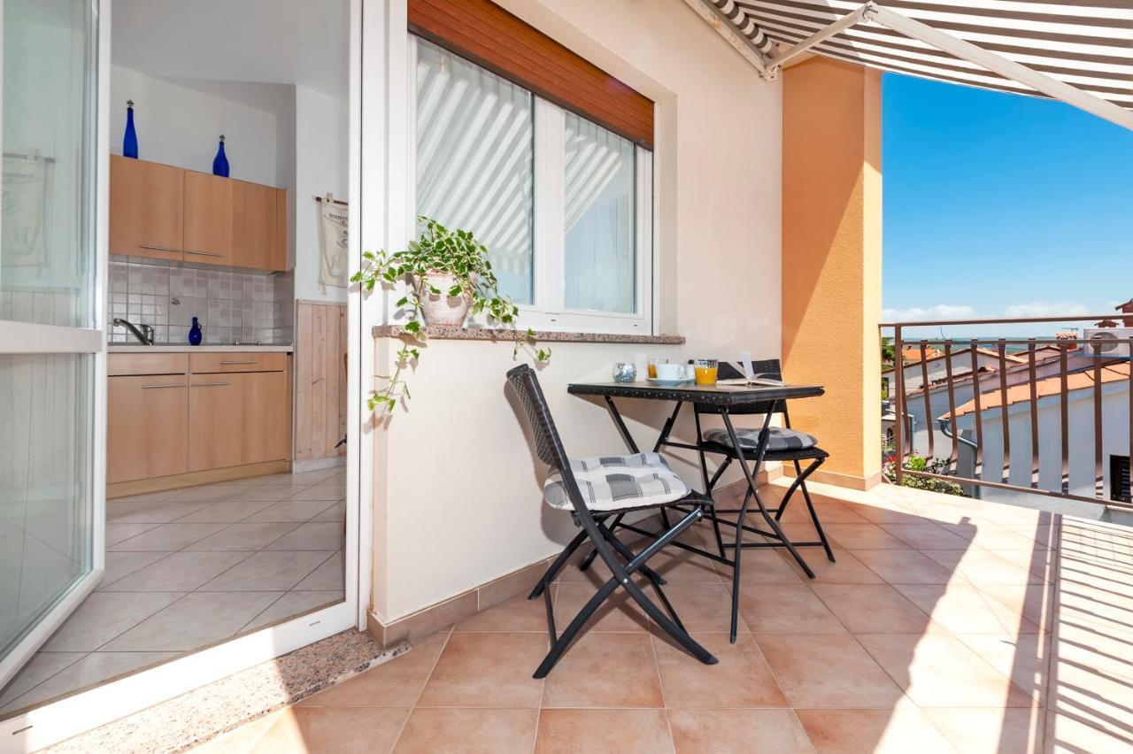 Apartment Casa Banko Rovigno Esterno foto