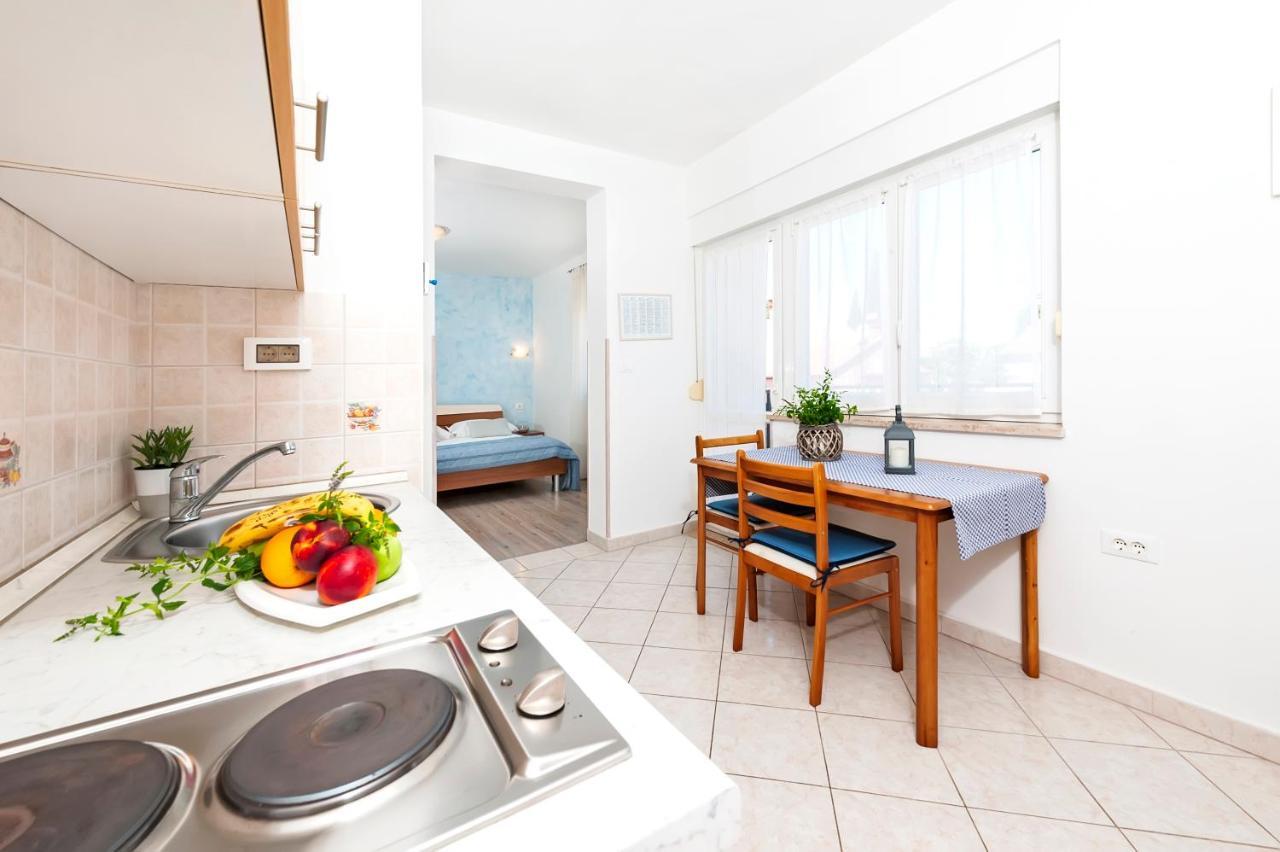 Apartment Casa Banko Rovigno Esterno foto